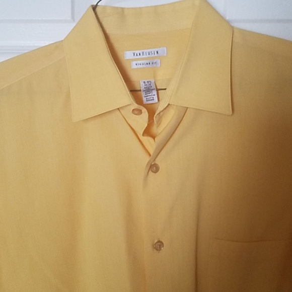 Van Heusen button down - Picture 3 of 3